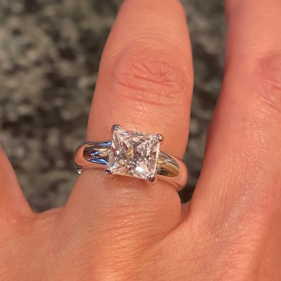 2CT Princess cut CZ Engagement Ring - Picture 12 of 16